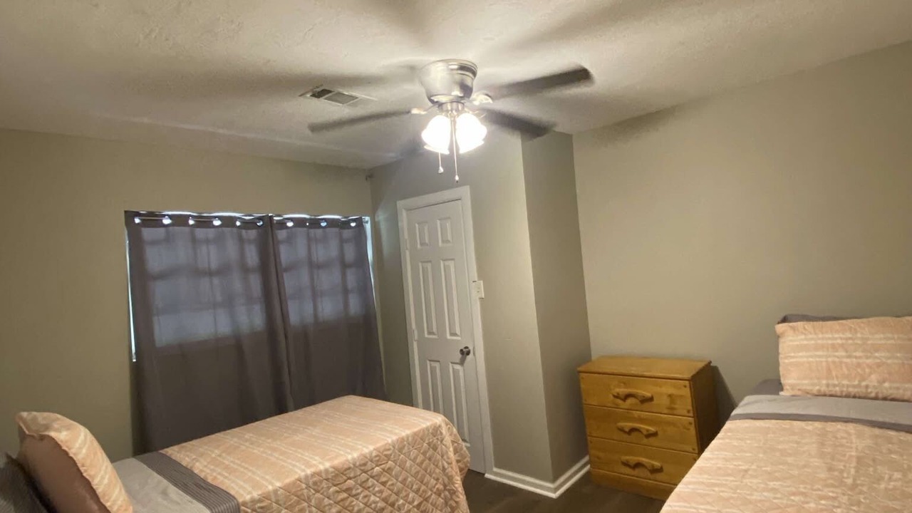 Photo of Bedroom in Orange
