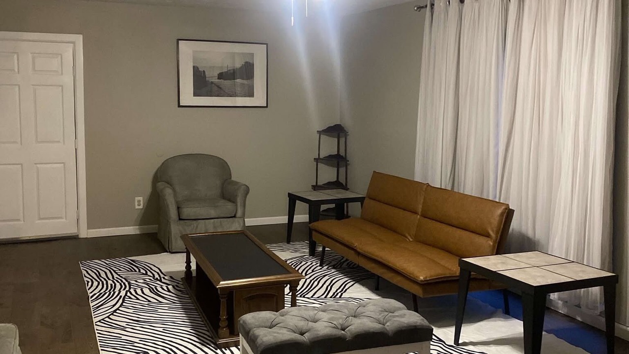 Photo of Livingroom in Orange