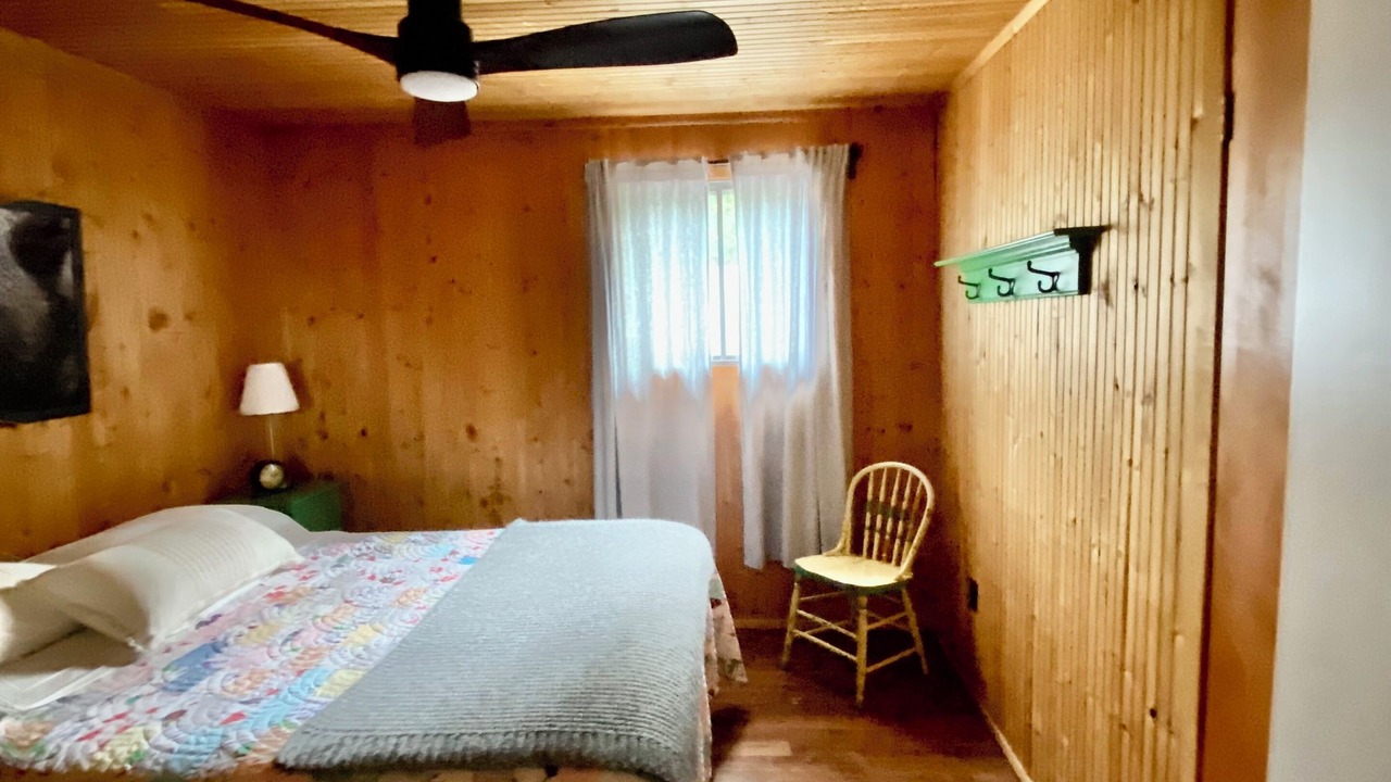 Photo of Bedroom in Mandeville