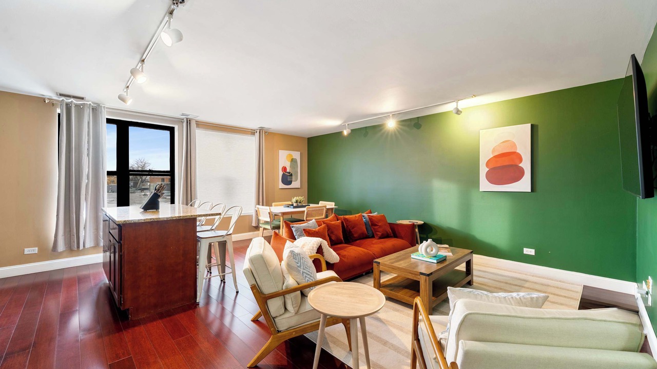 Photo of Livingroom in Ranch Triangle