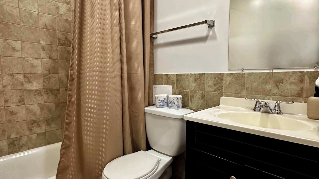 Photo of Bathroom in Lake View East