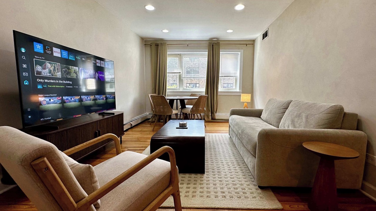 Photo of Livingroom in Lake View East