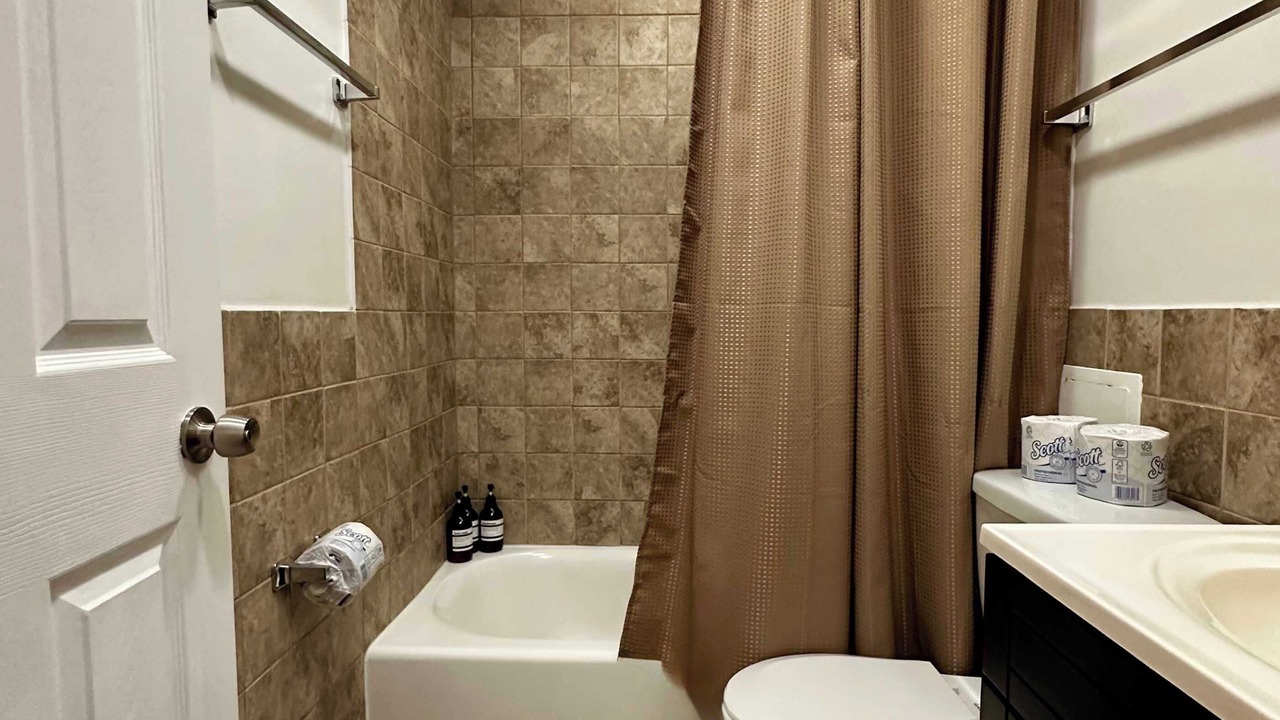 Photo of Bathroom in Lake View East