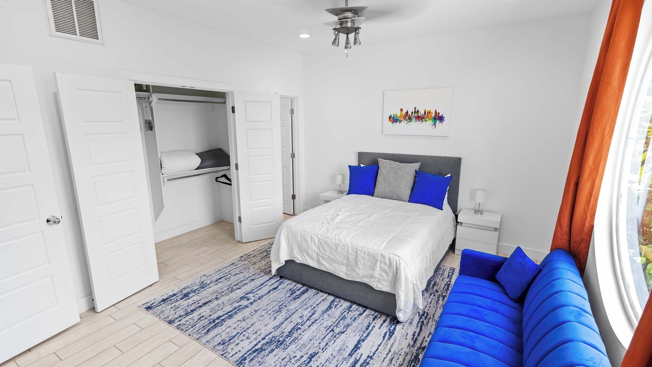 Photo of Bedroom in Greenway Plaza-Upper Kirby