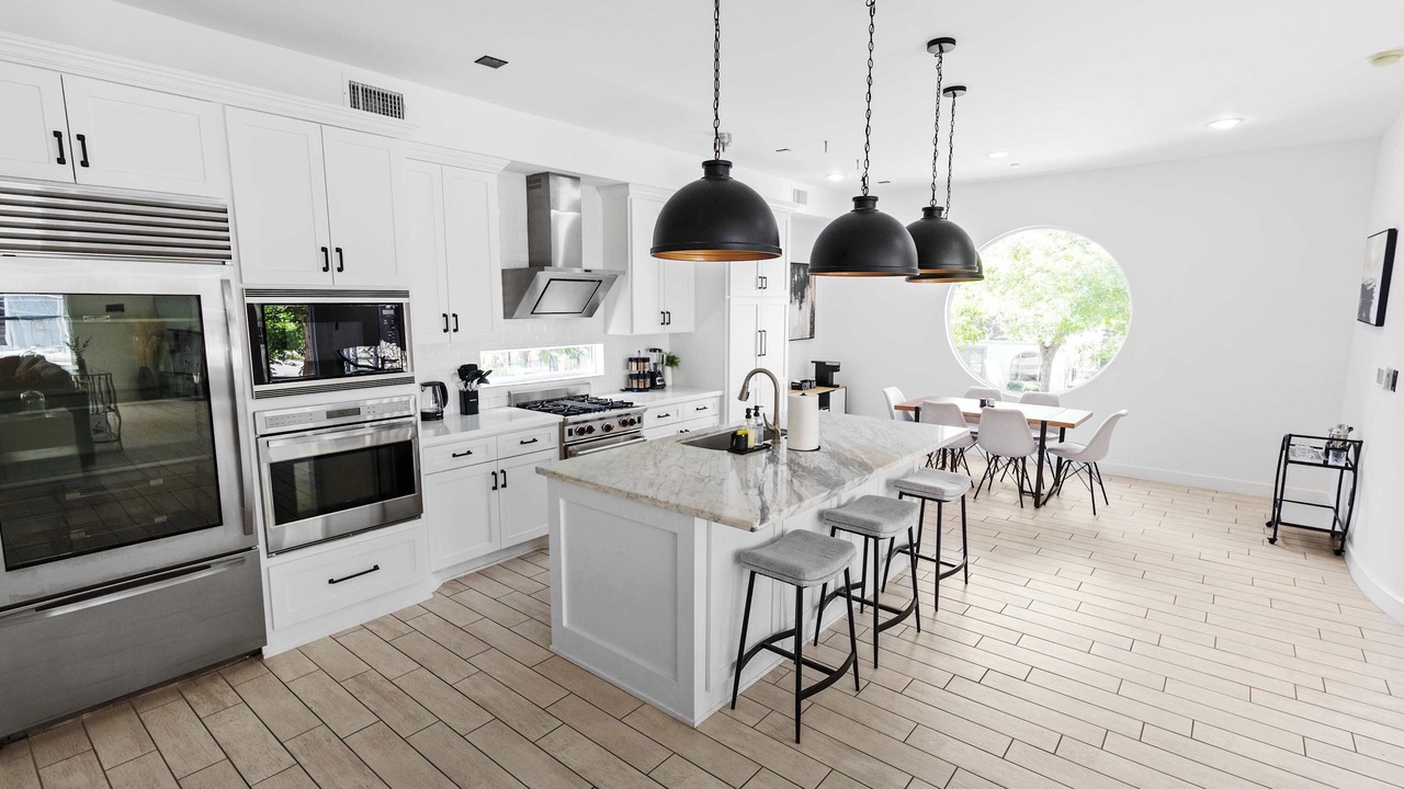 Photo of Kitchen in Greenway Plaza-Upper Kirby