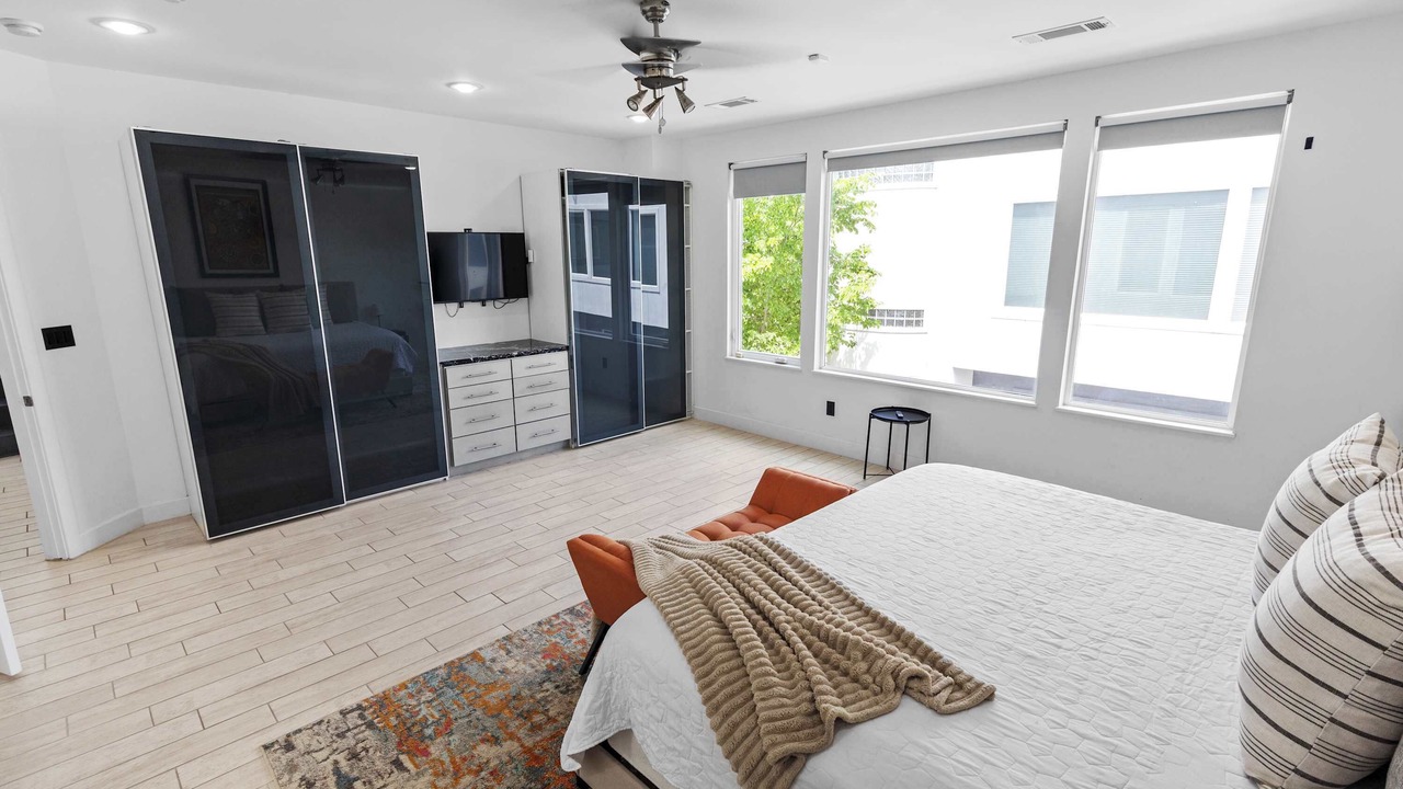 Photo of Bedroom in Greenway Plaza-Upper Kirby