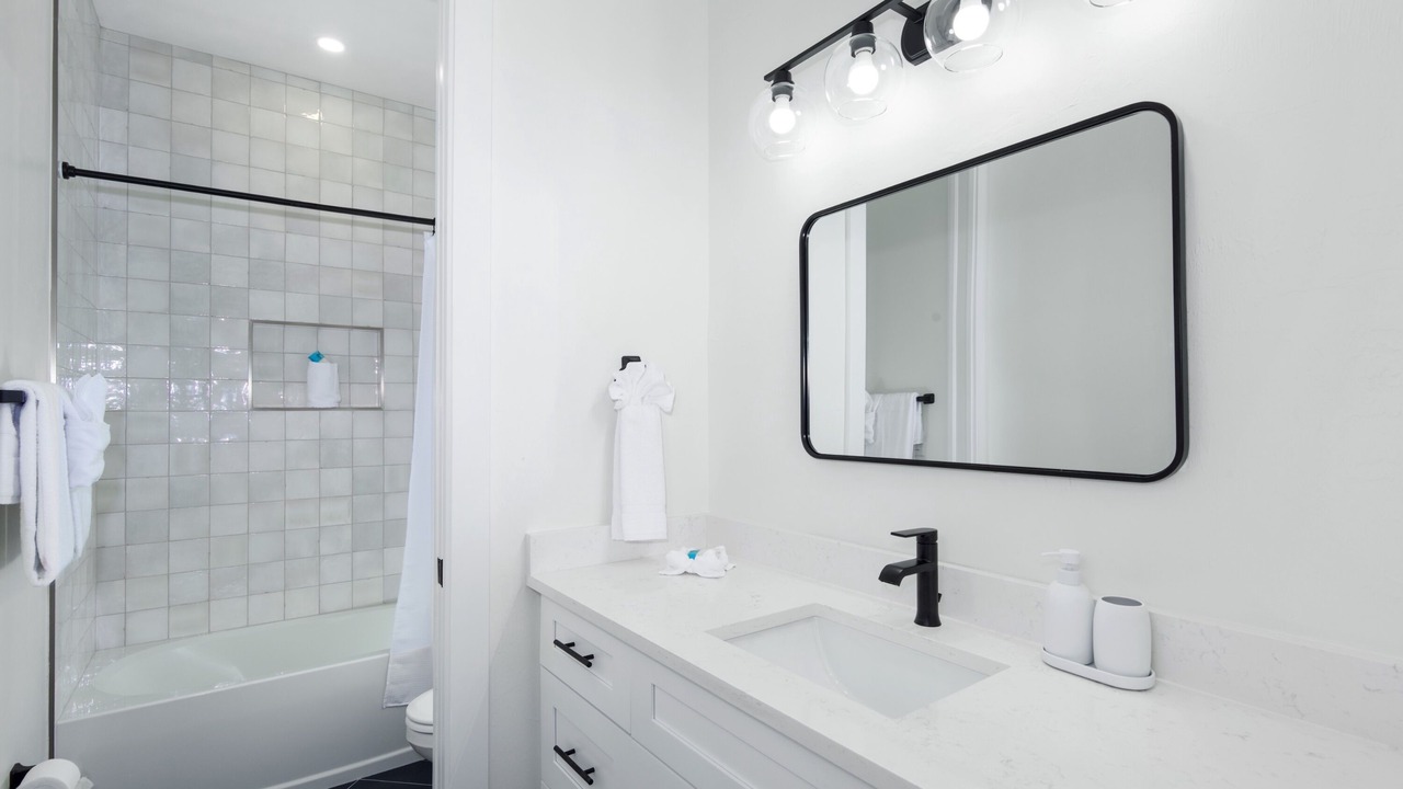 Photo of Bathroom in Mid Island