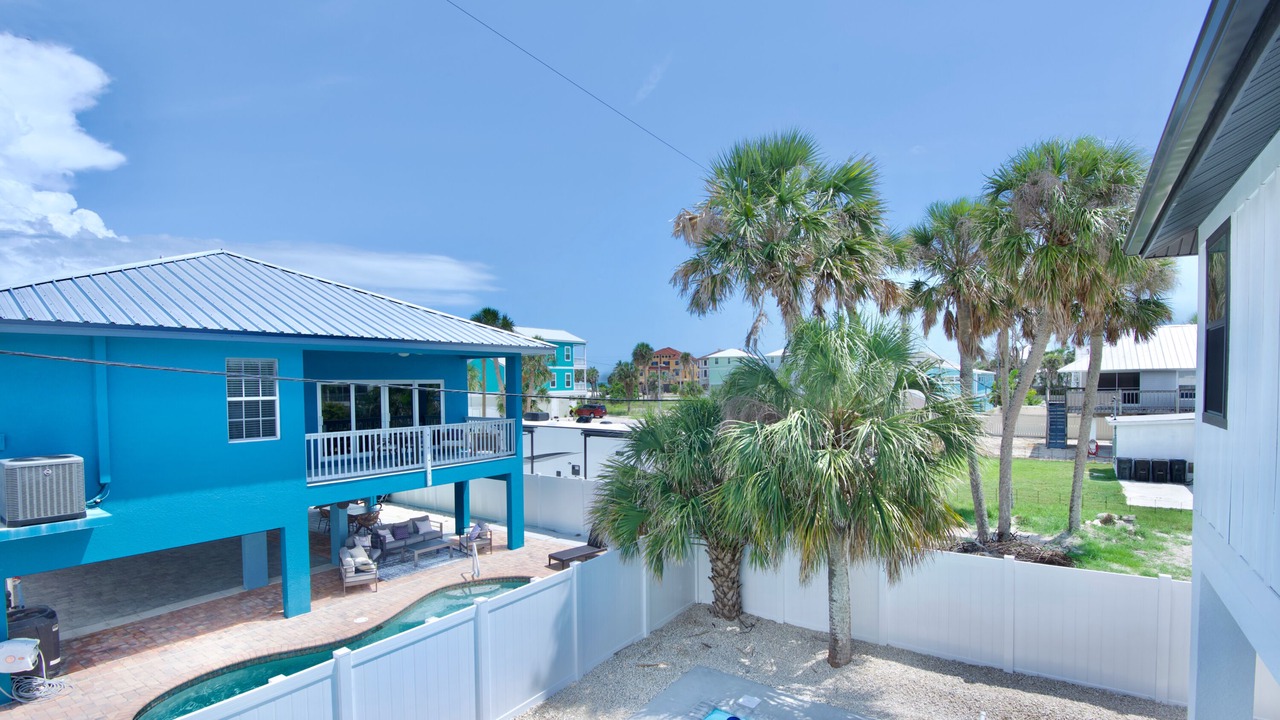 Photo of Outdoor in Mid Island