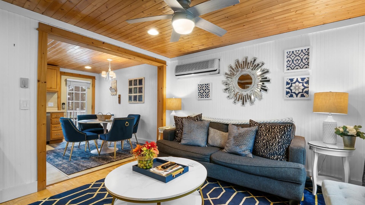 Photo of Livingroom in Saugatuck