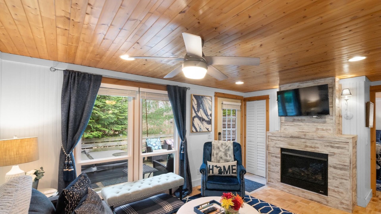 Photo of Livingroom in Saugatuck