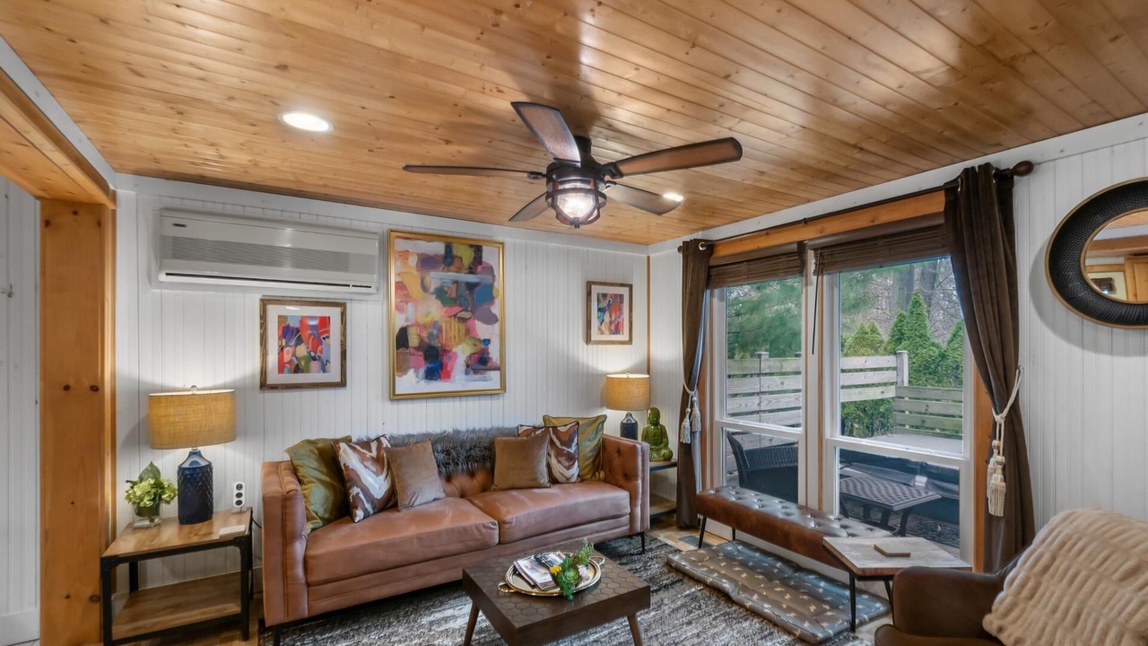 Photo of Livingroom in Saugatuck
