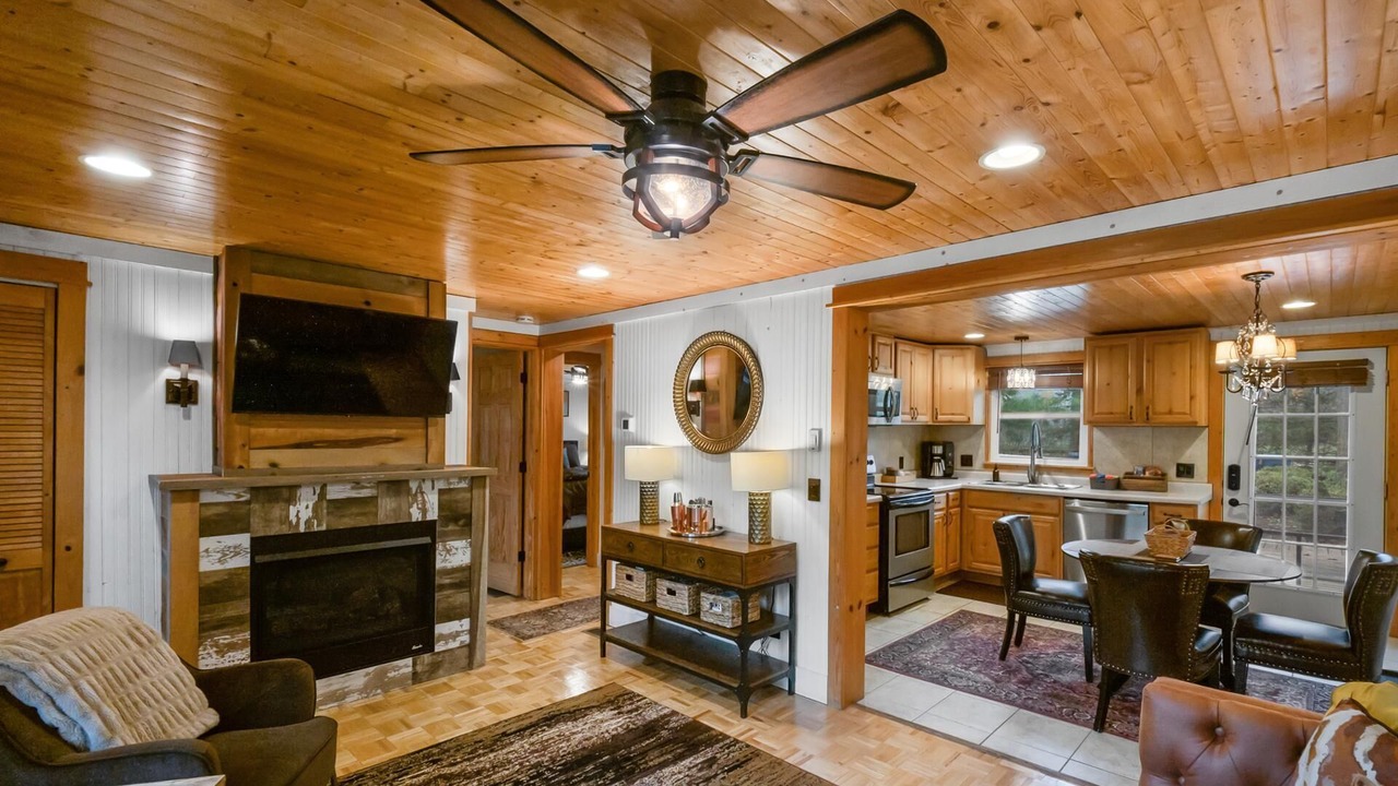 Photo of Livingroom in Saugatuck