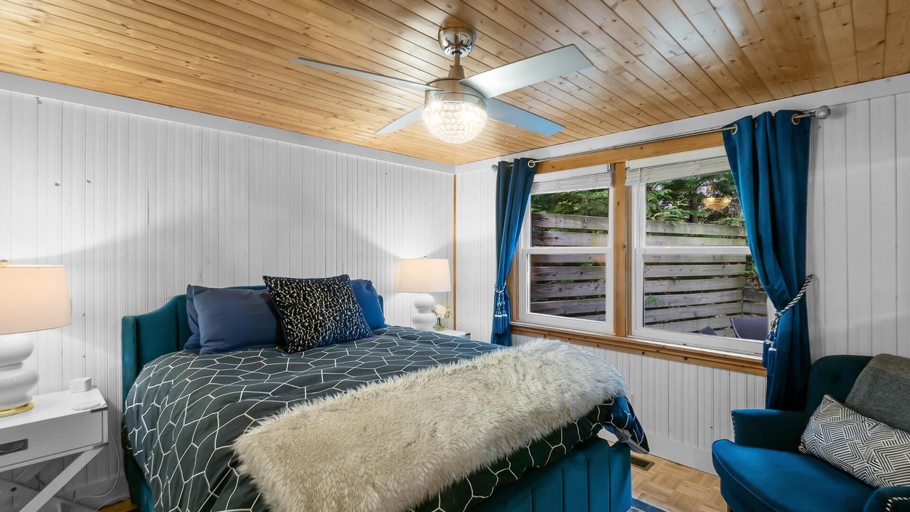 Photo of Bedroom in Saugatuck