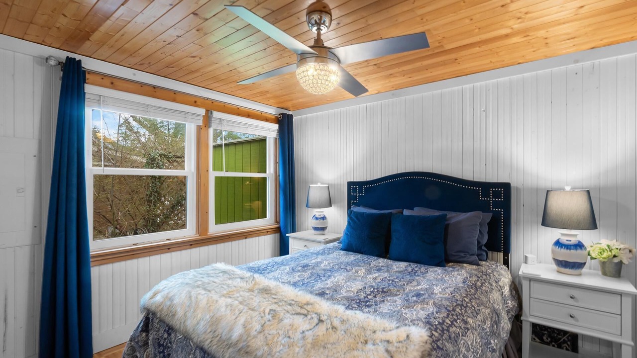 Photo of Bedroom in Saugatuck