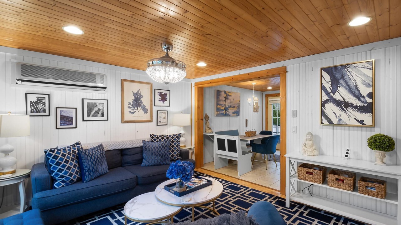 Photo of Livingroom in Saugatuck