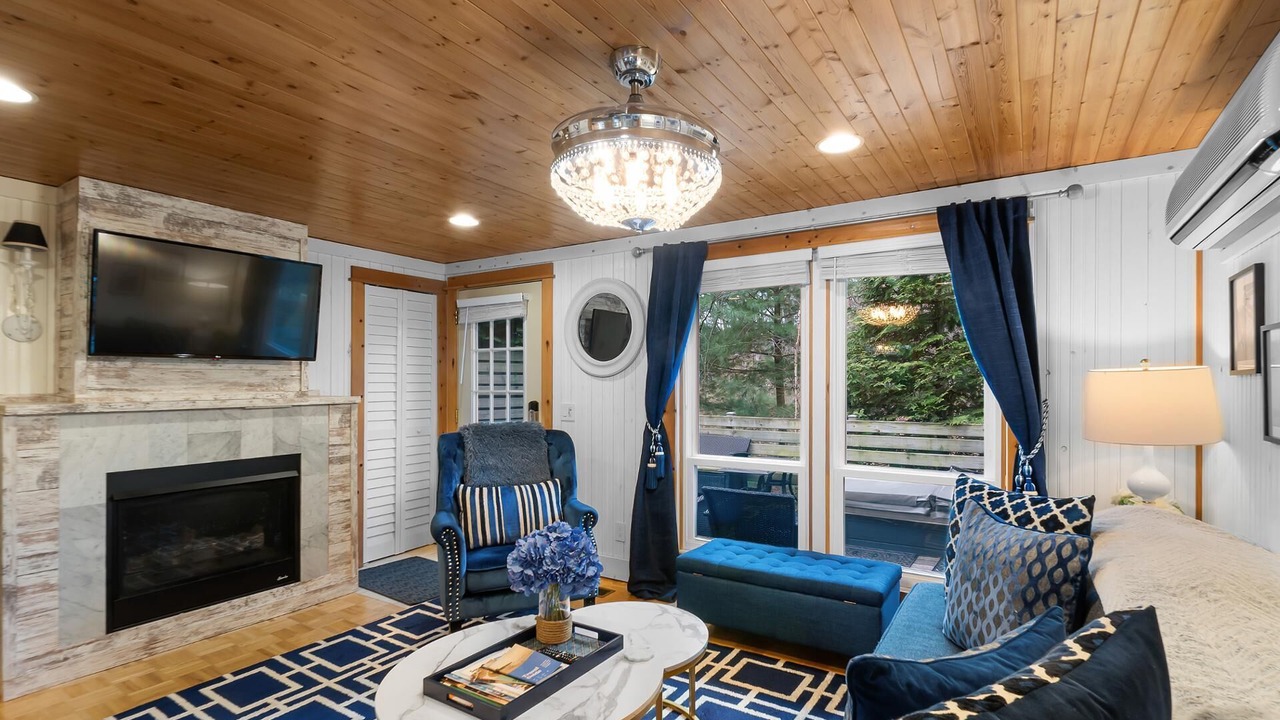 Photo of Livingroom in Saugatuck
