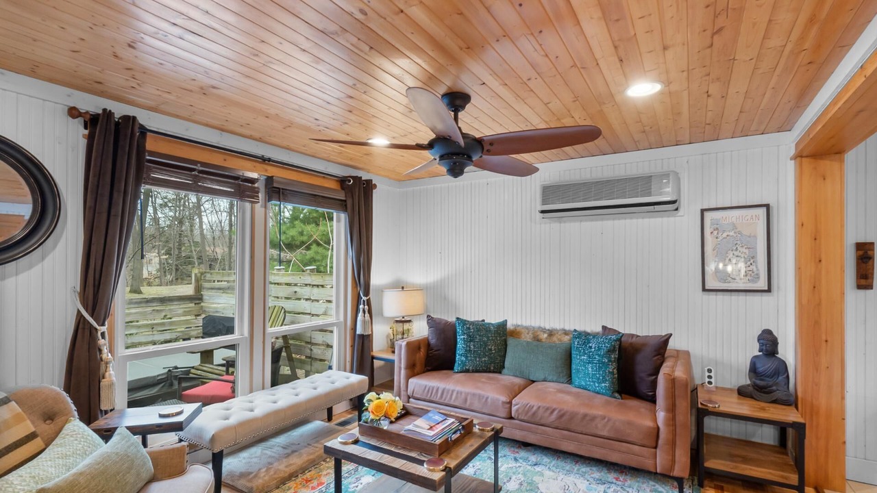 Photo of Livingroom in Saugatuck