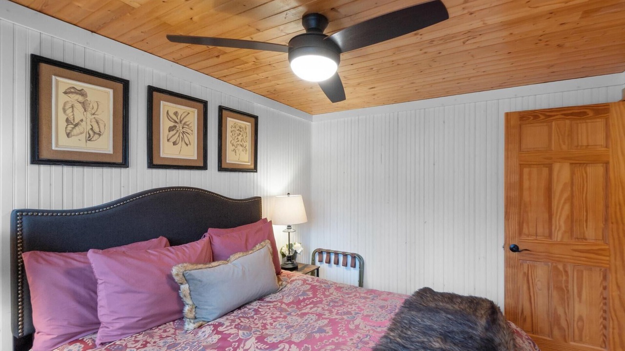 Photo of Bedroom in Saugatuck