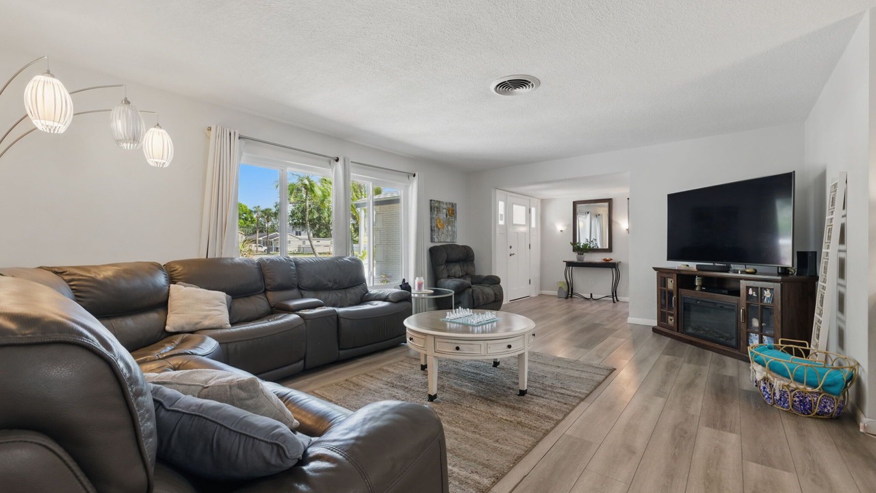 Photo of Livingroom in Jungle Terrace