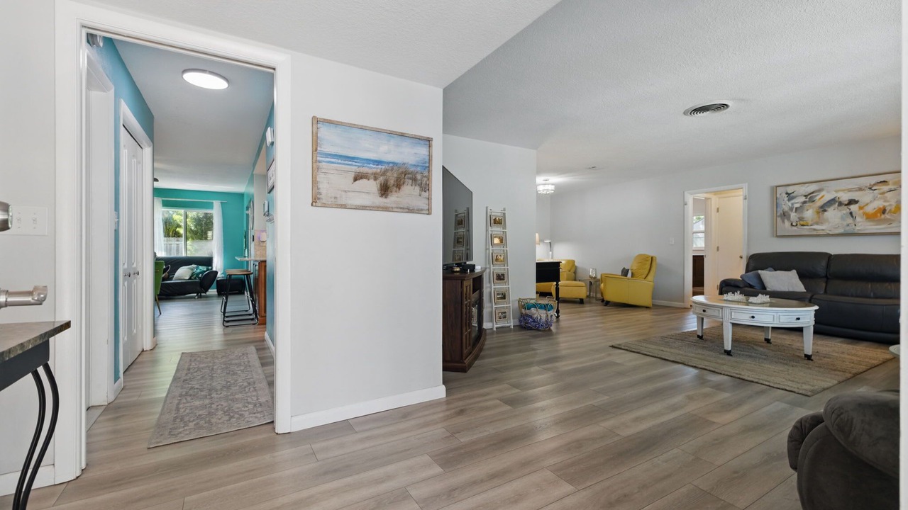 Photo of Livingroom in Jungle Terrace