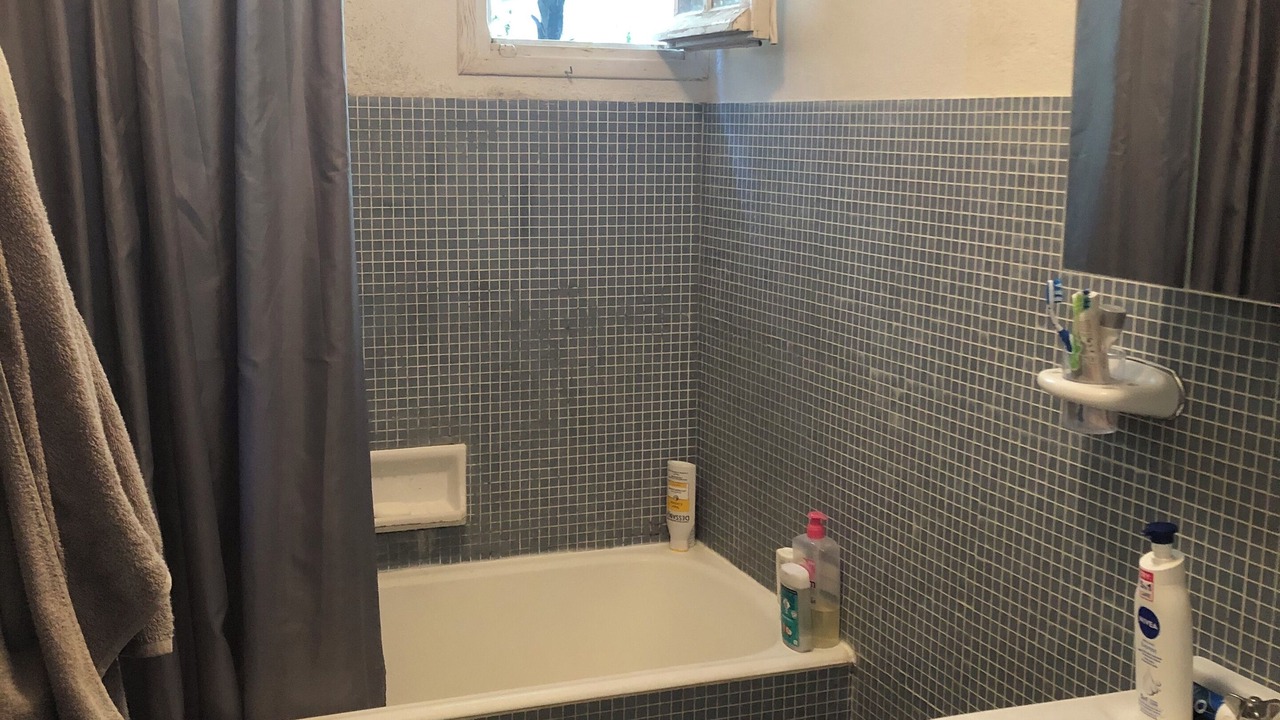Photo of Bathroom in Campan