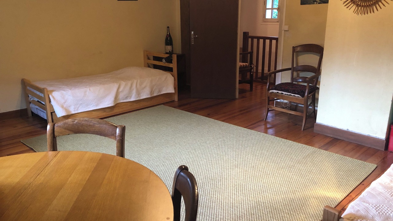 Photo of Bedroom in Campan