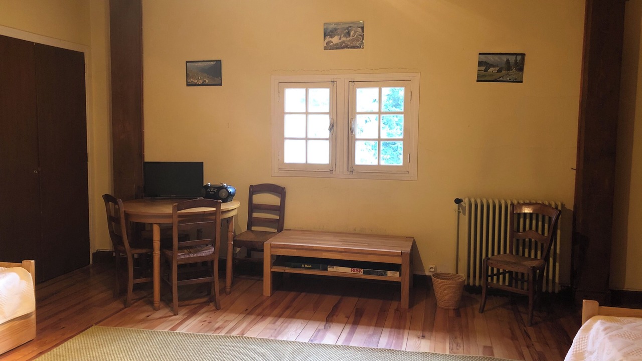Photo of Bedroom in Campan