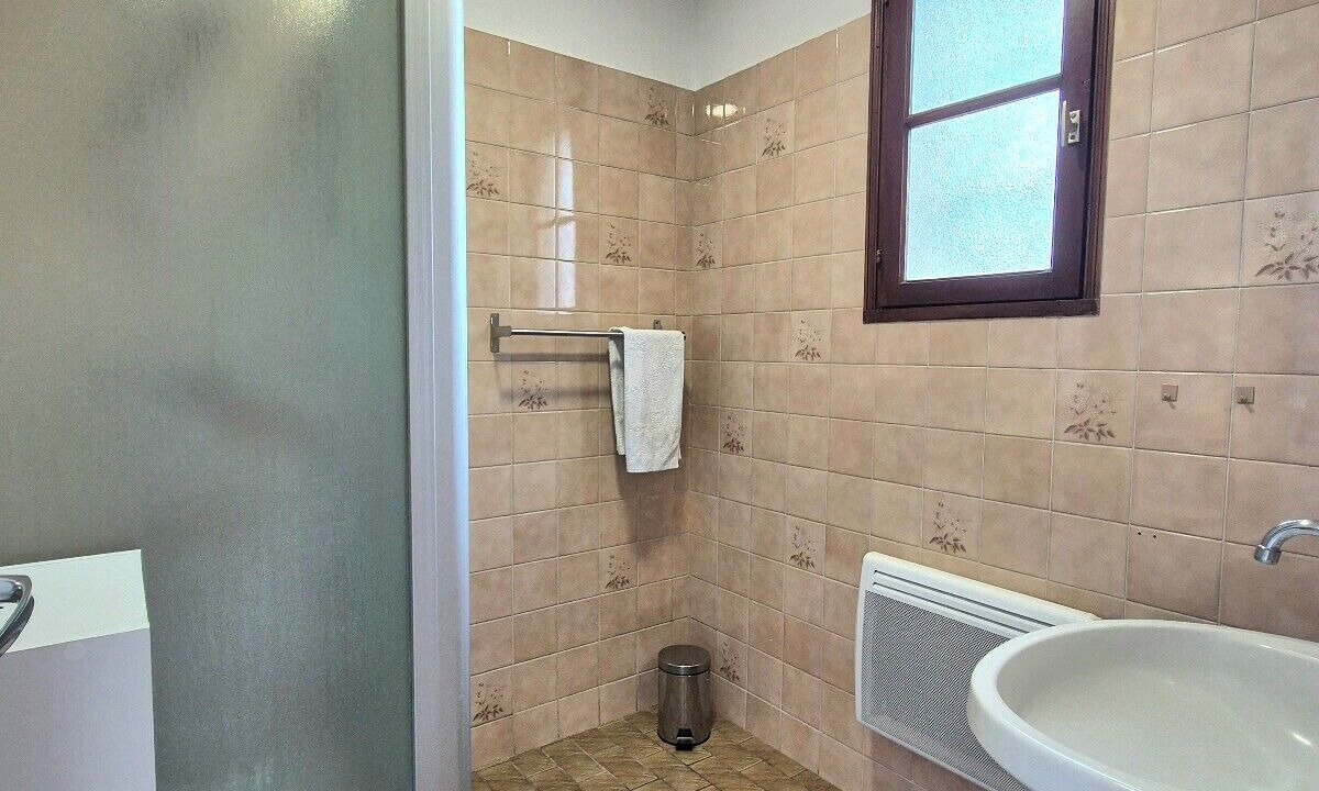 Photo of Bathroom in Lancieux