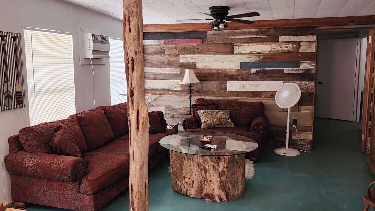 Photo of Livingroom in Camp Wood