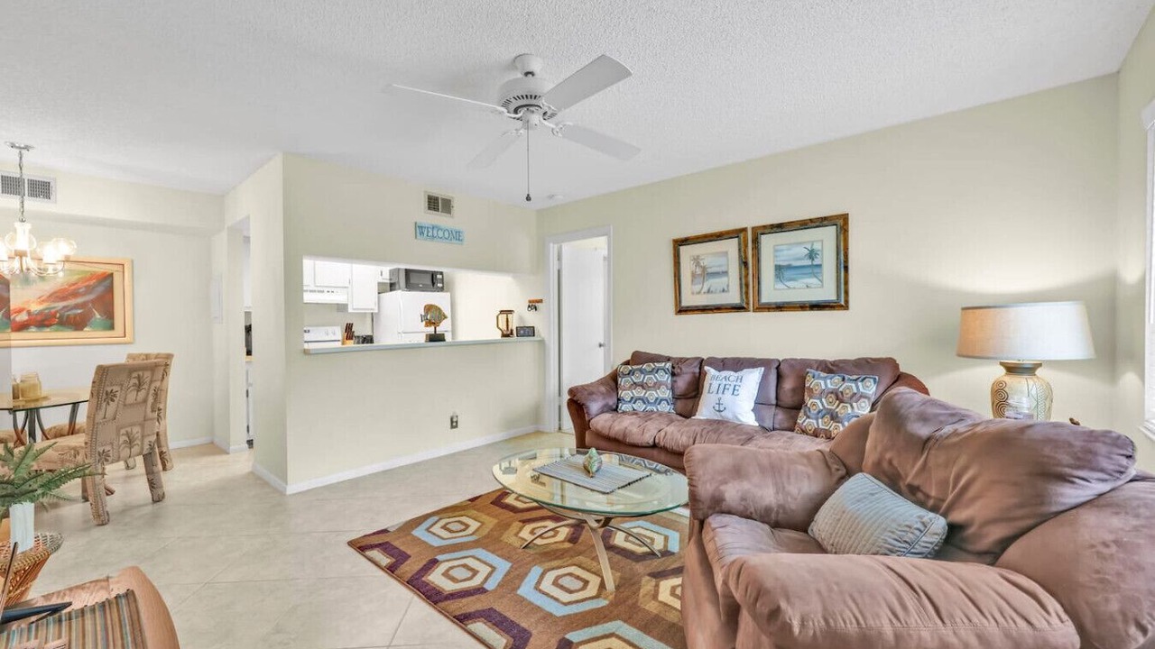 Photo of Livingroom in Golden Gate