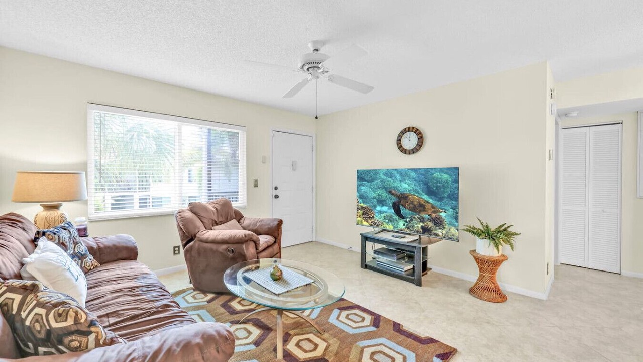 Photo of Livingroom in Golden Gate
