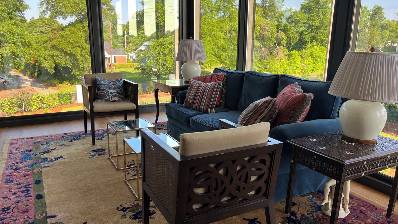 Photo of Livingroom in Forest Hills