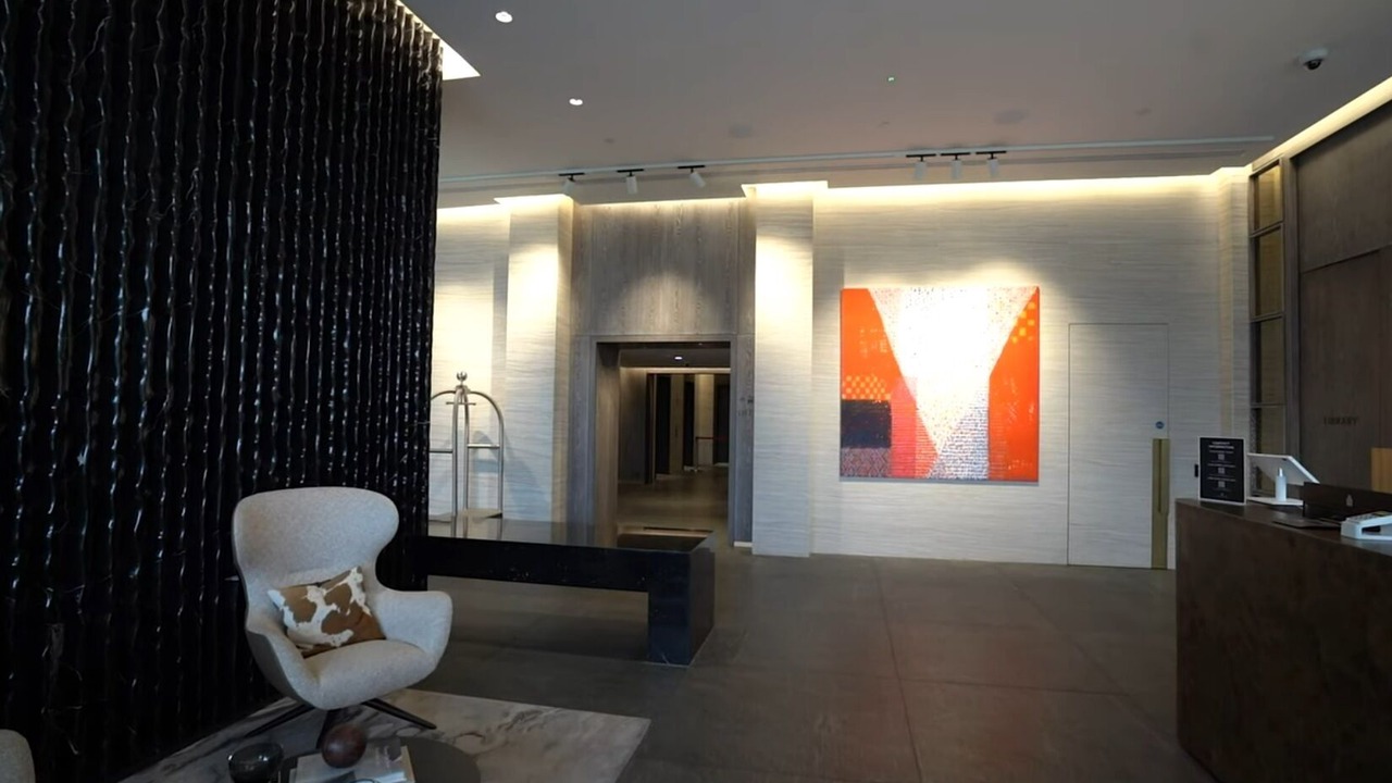 Photo of Others in Canary Wharf