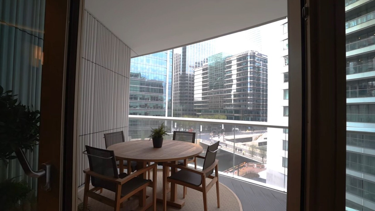 Photo of Others in Canary Wharf