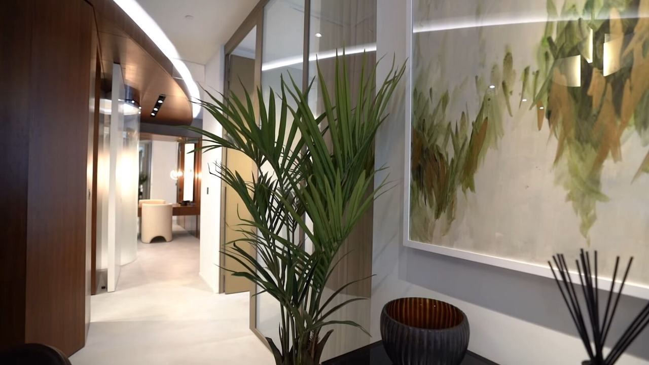 Photo of Others in Canary Wharf