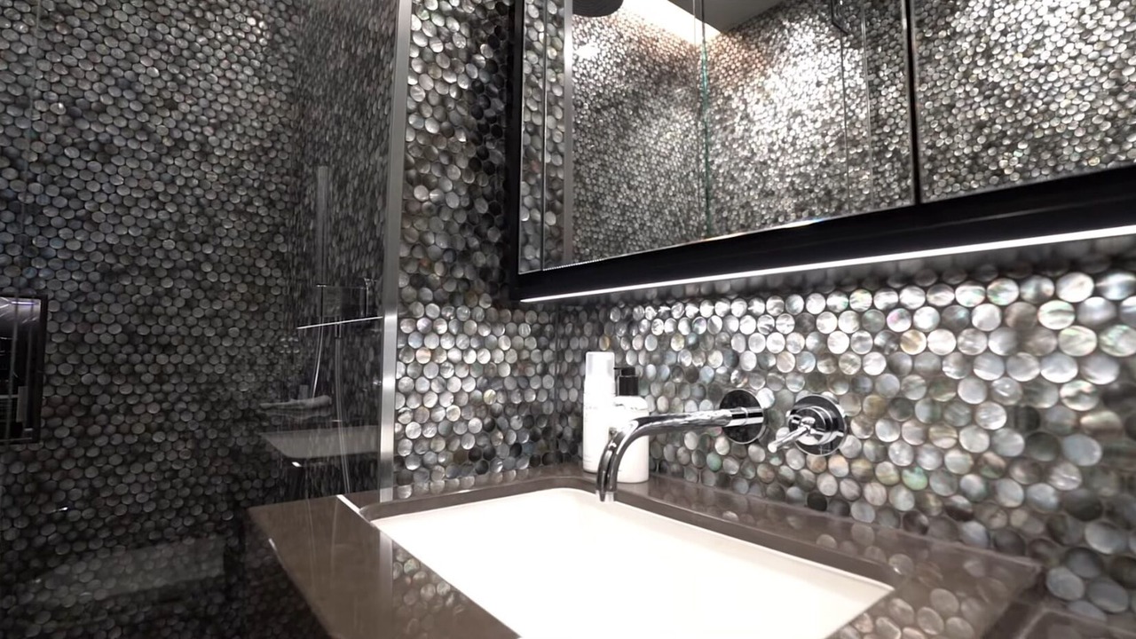 Photo of Bathroom in Canary Wharf