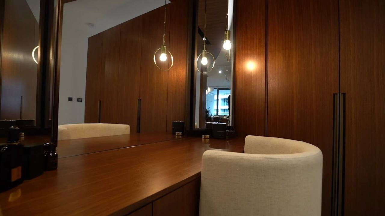 Photo of Others in Canary Wharf