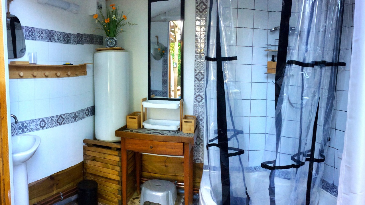 Photo of Bathroom in Blere