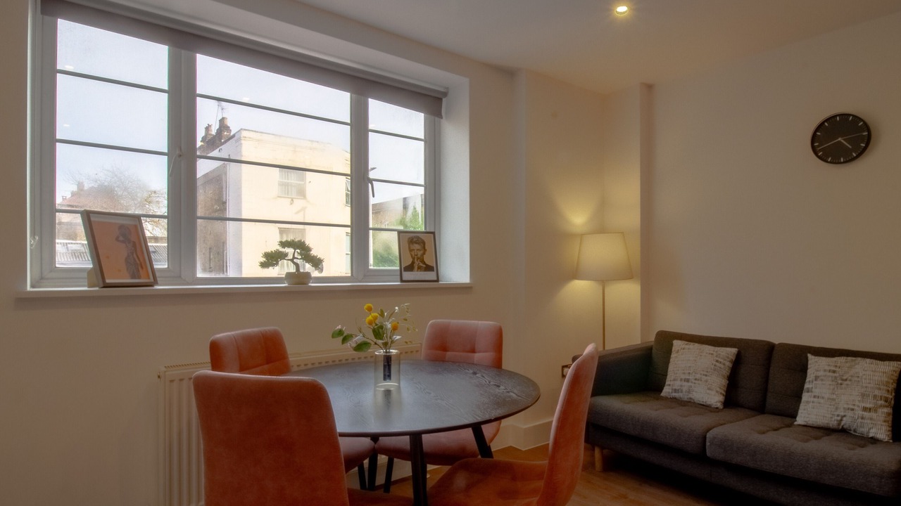 Photo of Others in Vauxhall