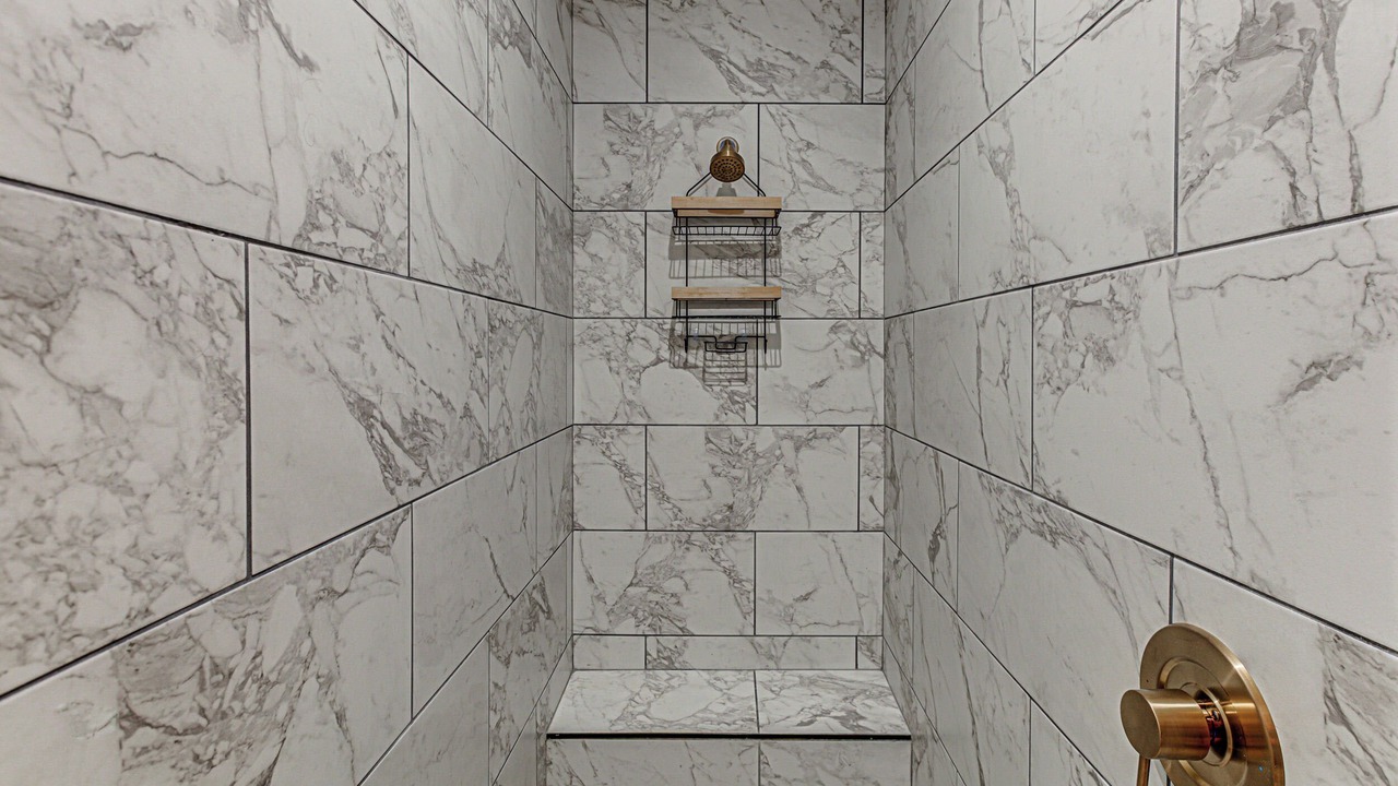 Photo of Bathroom in Cottonwood Shores