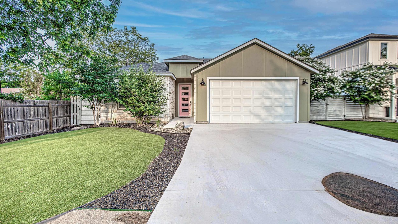Photo of Others in Cottonwood Shores