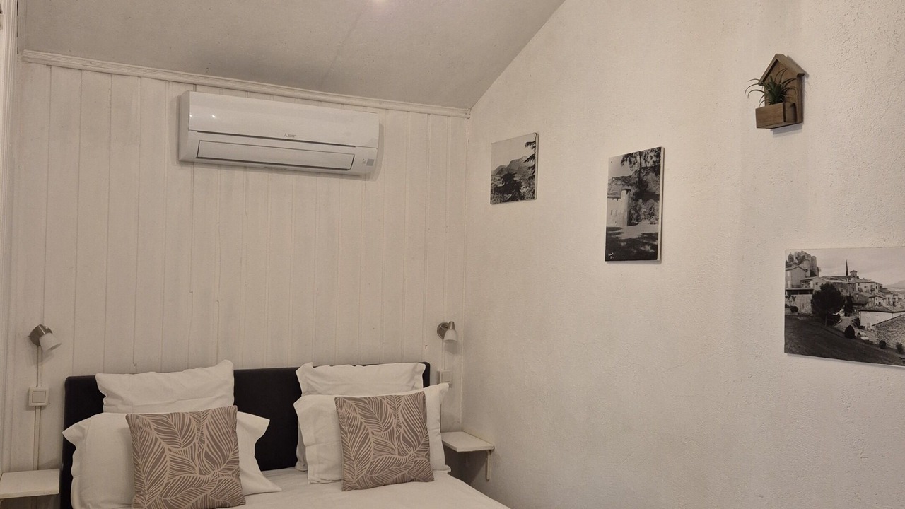 Photo of Bedroom in Crest