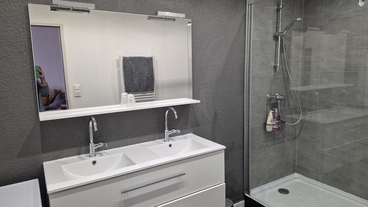 Photo of Bathroom in Crest