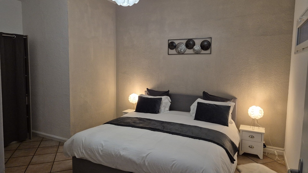 Photo of Bedroom in Crest