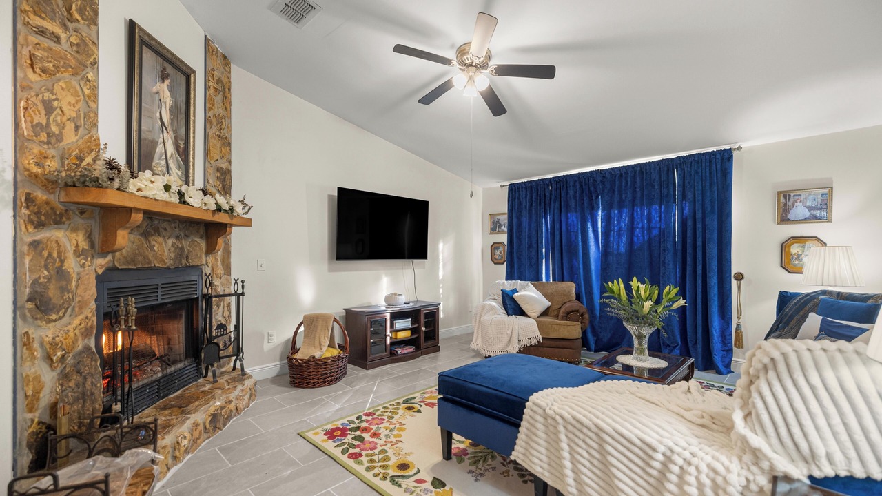 Photo of Livingroom in Williston Highlands