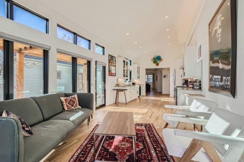 Photo of Livingroom in Louisville