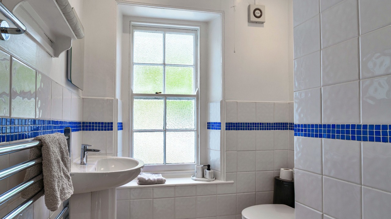 Photo of Bathroom in Cawsand