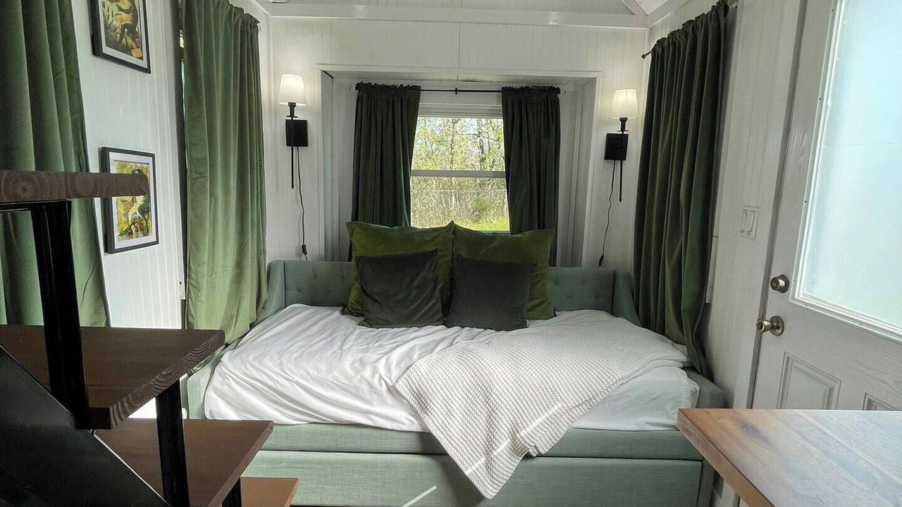 Photo of Bedroom in Alvin