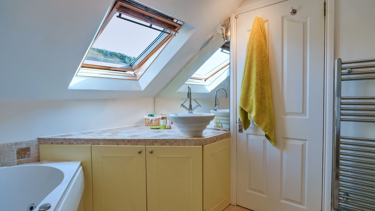 Photo of Bathroom in Cawsand