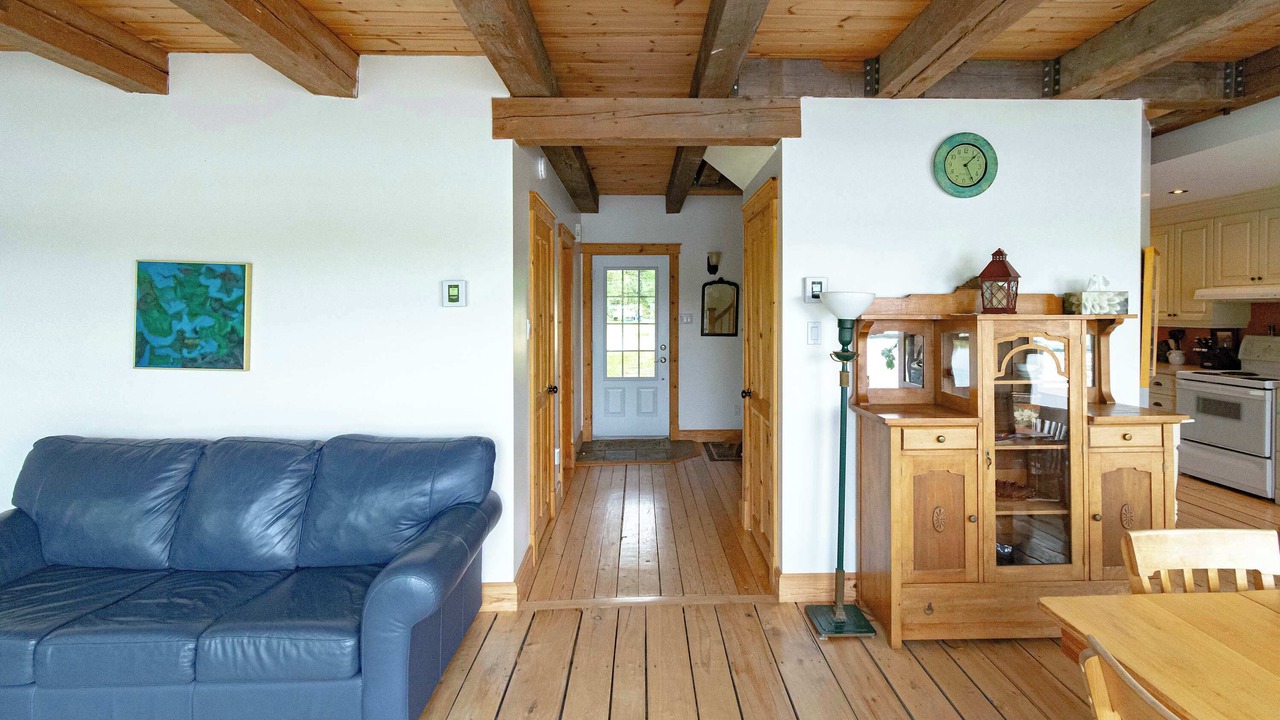 Photo of Livingroom in Dudswell